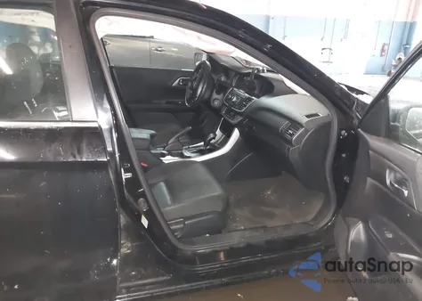 2015 Honda Accord Lx z USA, uszkodzony, nr VIN 1HGCR2F34FA019879